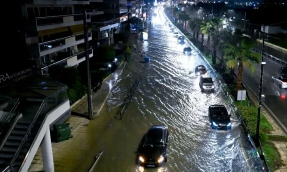 Ξανά πλημμύρισε με βοθρολύματα η Λεωφόρος Ποσειδώνος λόγω της κακοκαιρίας